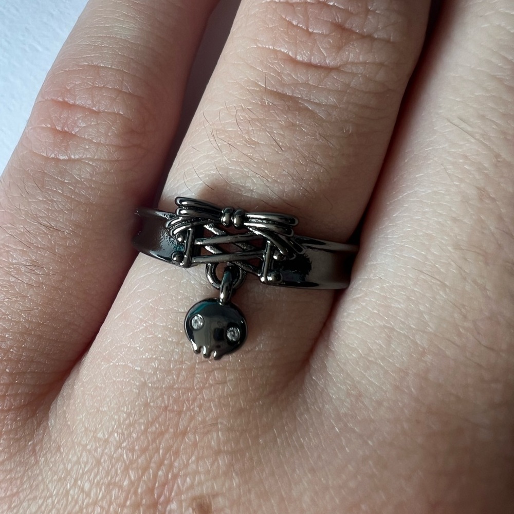 Dangle Skull Silver Ring | Kuromi | Adjustable - Women’s Juniors One Size | Y2K